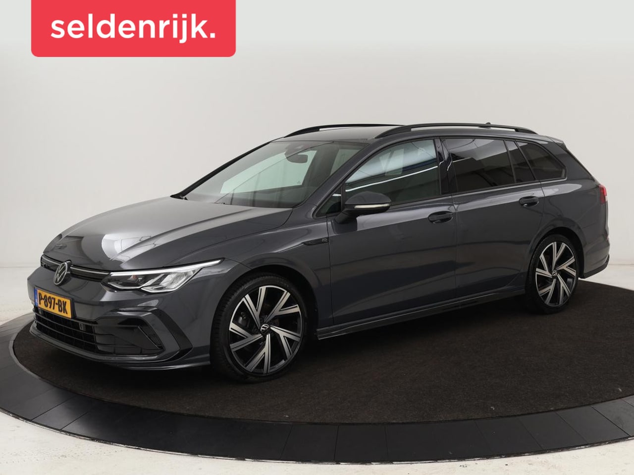 Volkswagen Golf Variant - 1.5 eTSI R-Line | Stoel & stuurverwarming | Camera | Sportstoelen | Sfeerverlichting | Dig - AutoWereld.nl