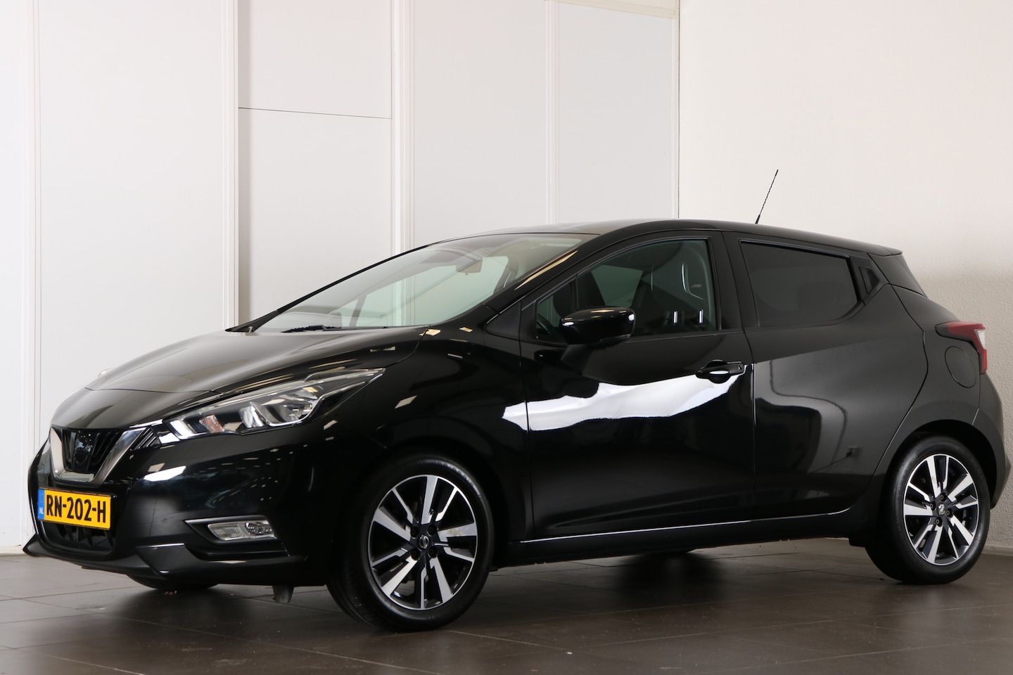 Nissan Micra - 0.9 IG-T N-Connecta | Navi | Camera v + a | Cruise control | LMV 16" | DAB | - AutoWereld.nl