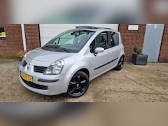 Renault Modus - 1.6-16V Dynamique In top staat verkerende Renault Modus 1.6 16V Automaat. Panodak, cruise,  lm. Velgen, trek