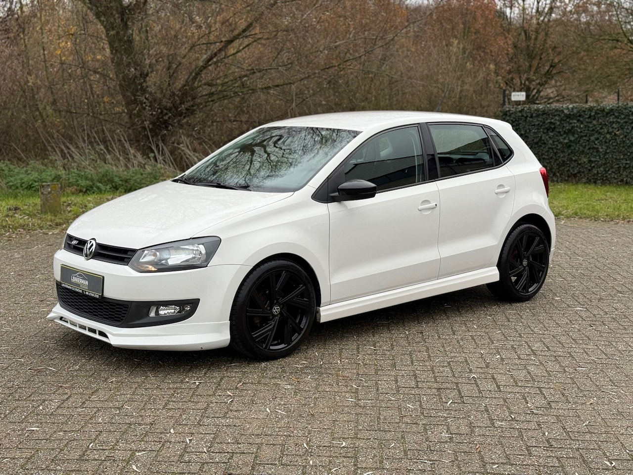 Volkswagen Polo - 1.2 TSI R-LINE I 17 INCH I CARPLAY I NWE APK I AIRCO - AutoWereld.nl