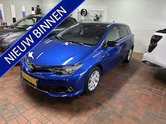 Toyota Auris - 1.8 Hybrid Energy Plus 1e eigenaar / trekhaak / zwart dak / navigatie / smartkey