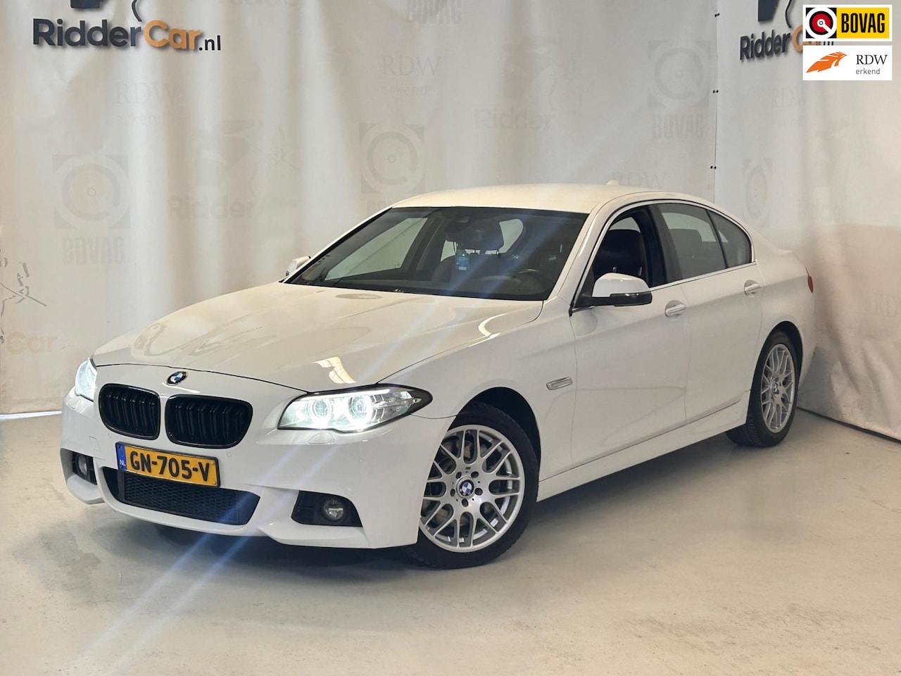 BMW 5-serie - 530d High Executive|CRUISE|STOELVERW|NAV|PARK SENS|BLUETOOTH|AIRCO| - AutoWereld.nl