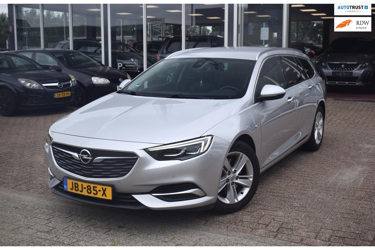 Opel Insignia Sports Tourer - 1.5 Turbo Business Executive BI-XENON | STUUR EN STOEL VERWARMING | NAVI | | CLIMATE & CRU - AutoWereld.nl