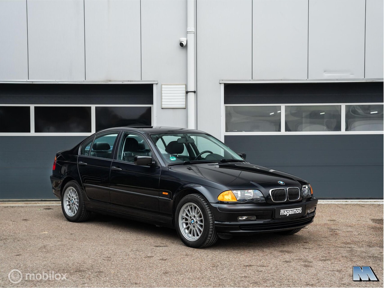 BMW 3-serie - 318i Executive | 52.984 km! | Leer | PDC | wauw! - AutoWereld.nl