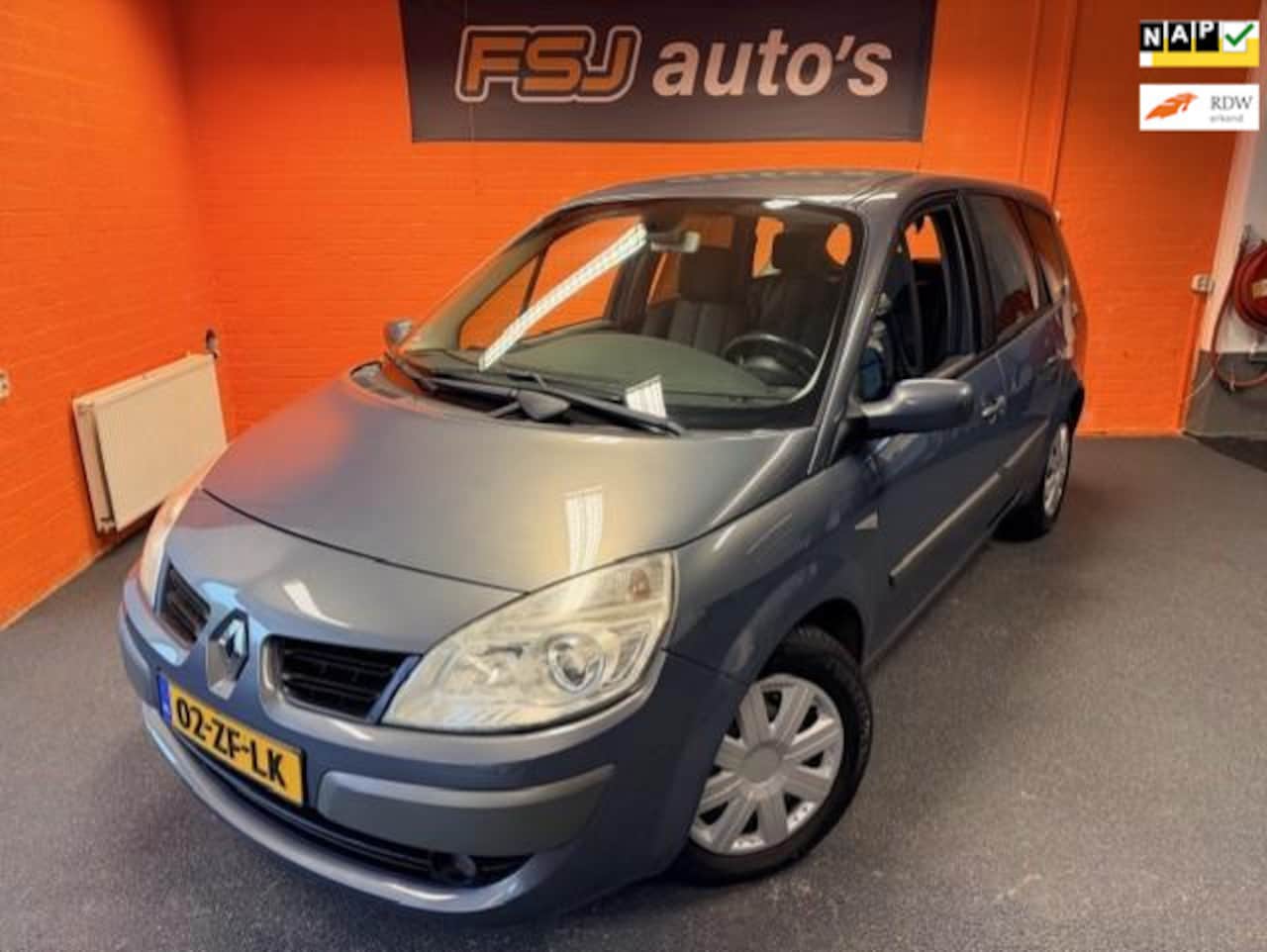 Renault Grand Scénic - 2.0-16V Business Line / Airco & Cruise / APK 02-12-2026 - AutoWereld.nl