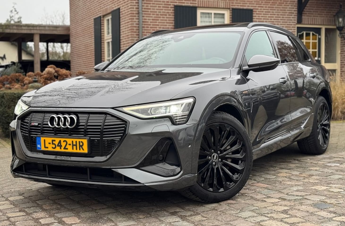 Audi e-tron - 55 quattro S-line 95 kWh|PANO|LEER|BLACK| - AutoWereld.nl