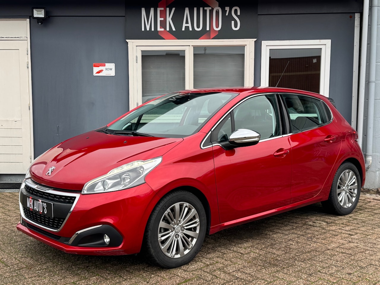 Peugeot 208 - 1.2 PureTech Allure|Carplay|Navi|Cruise|Park Sensor| - AutoWereld.nl