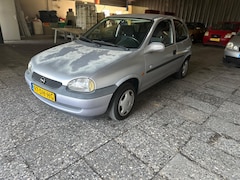 Opel Corsa - 1.2i-16V Strada
