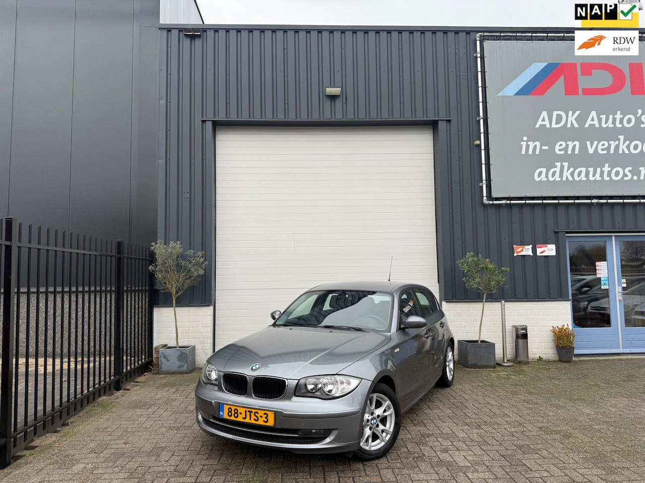 BMW 1-serie - 118i Business Line CLIMA/TREKHAAK/LM VELGEN/ELEK PAKKET - AutoWereld.nl