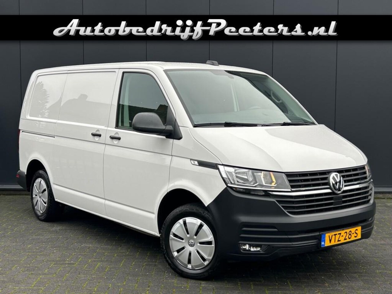 Volkswagen Transporter - 2.0 TDI 3-zits Airco Carplay Android Cruise PDC Trekhaak - AutoWereld.nl