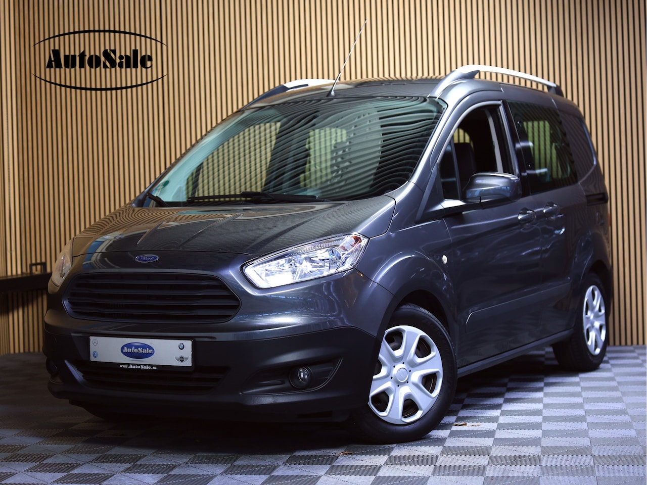Ford Tourneo Courier - 1.0 Titanium 1eEIG! BT CAMERA DAB STOELVW CLIMA '18 - AutoWereld.nl