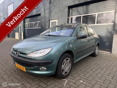 Peugeot 206 - 1.4 Gentry/Automaat/D-riem vervangen/airco/Apk/