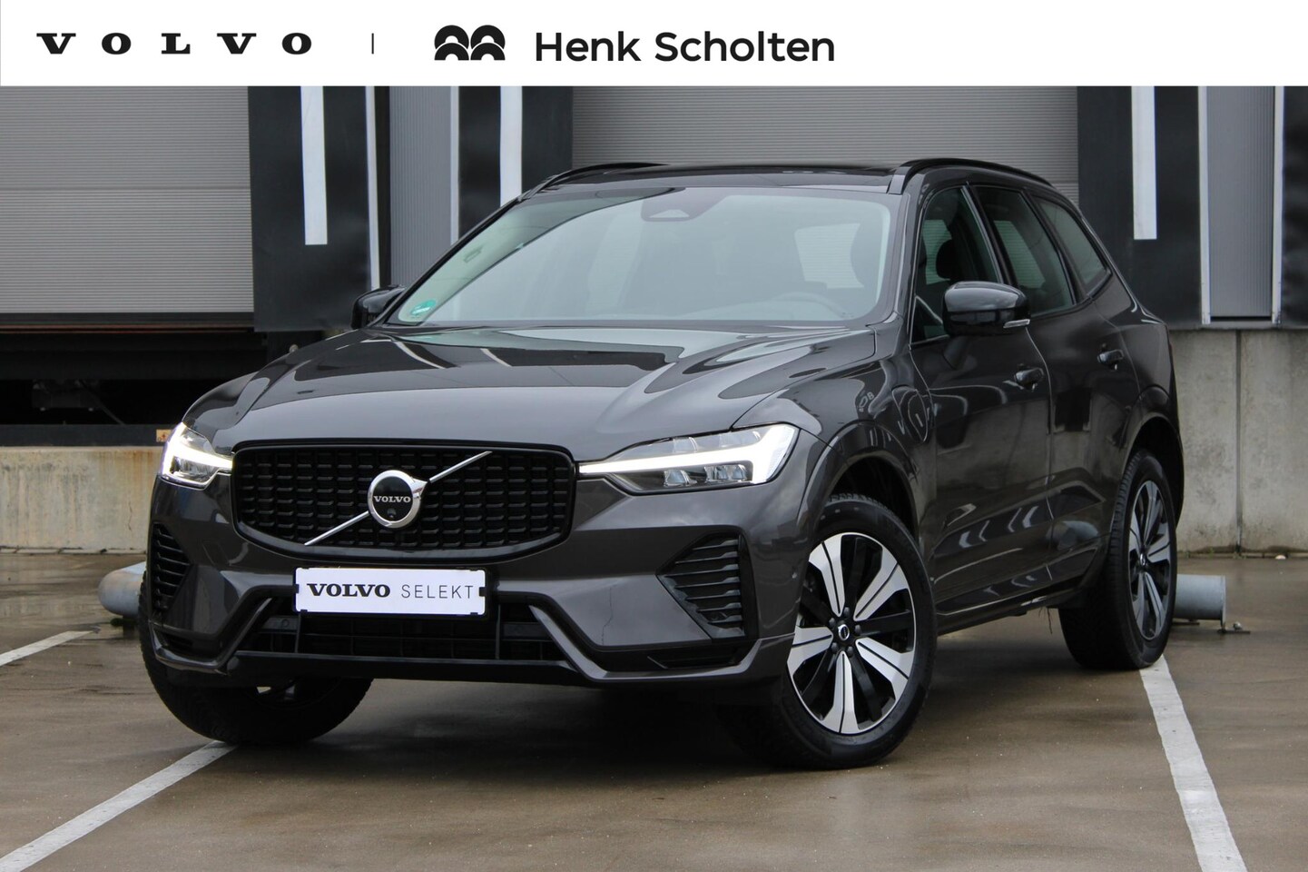 Volvo XC60 - T6 Plug-in hybrid AWD Plus Dark | Verwarmde Voorstoelen, Stuurwiel en Achterbank | Panoram - AutoWereld.nl