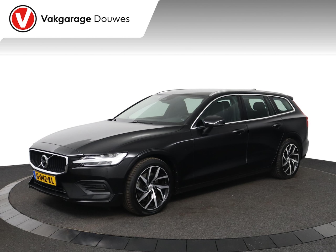 Volvo V60 - 2.0 T4 Momentum Pro | NAP | Virtualcockpit | ACC | Leder |Automaat - AutoWereld.nl