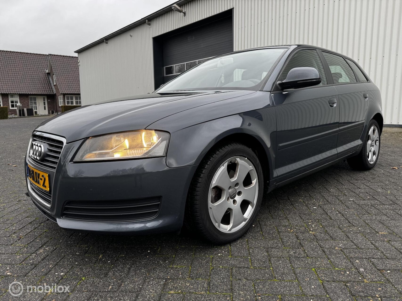 Audi A3 Sportback - 1.8 TFSI Attraction Business Edition 1.8 TFSI Attraction Business Edition - AutoWereld.nl