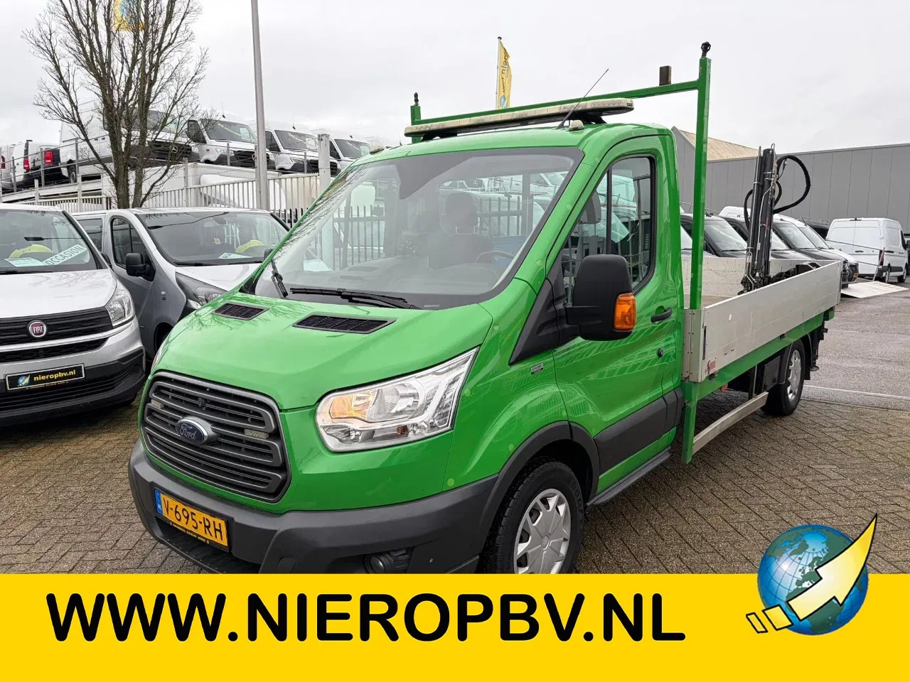 Ford Transit - 130pk airco open laadbak met hiab t-clx 013 kraan 2x steunpoot achter - AutoWereld.nl
