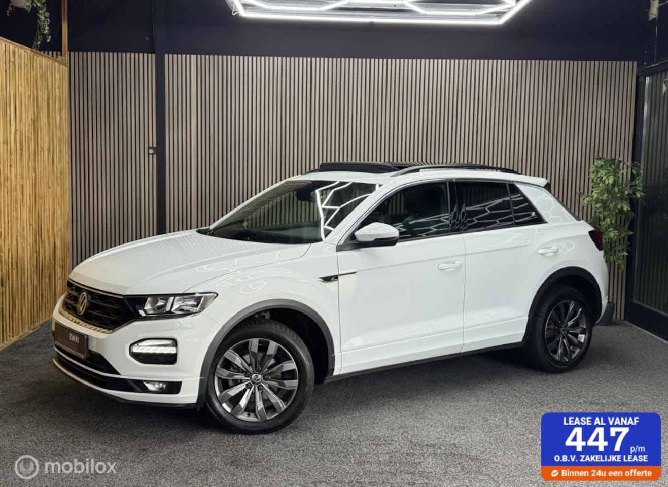 Volkswagen T-Roc - 1.5 TSI R-line |Pano|ACC|Camera|Navi|Lane - AutoWereld.nl