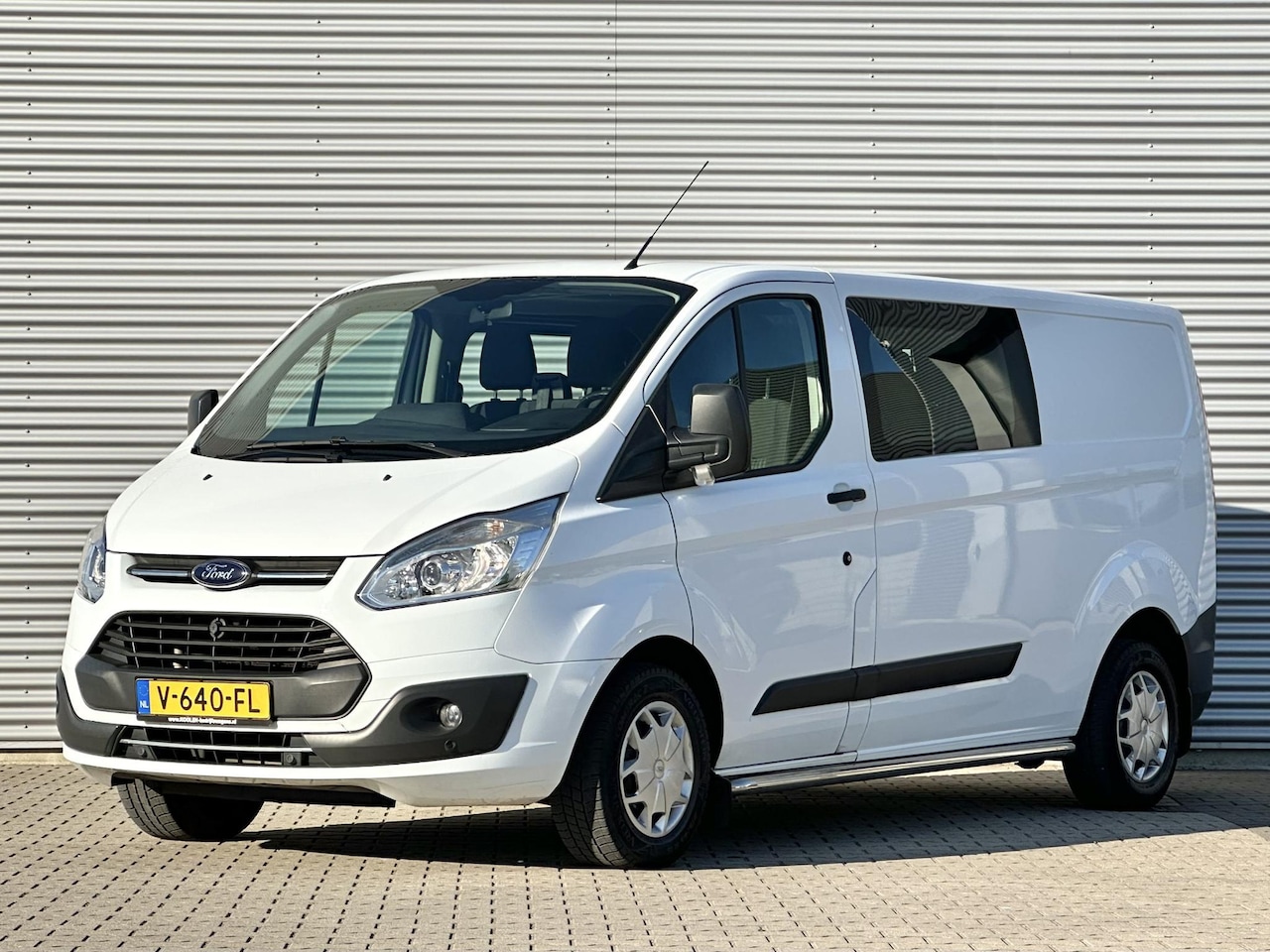 Ford Transit Custom - 290 2.0 TDCI L2H1 DC Dubbele cabine Trekhaak - AutoWereld.nl