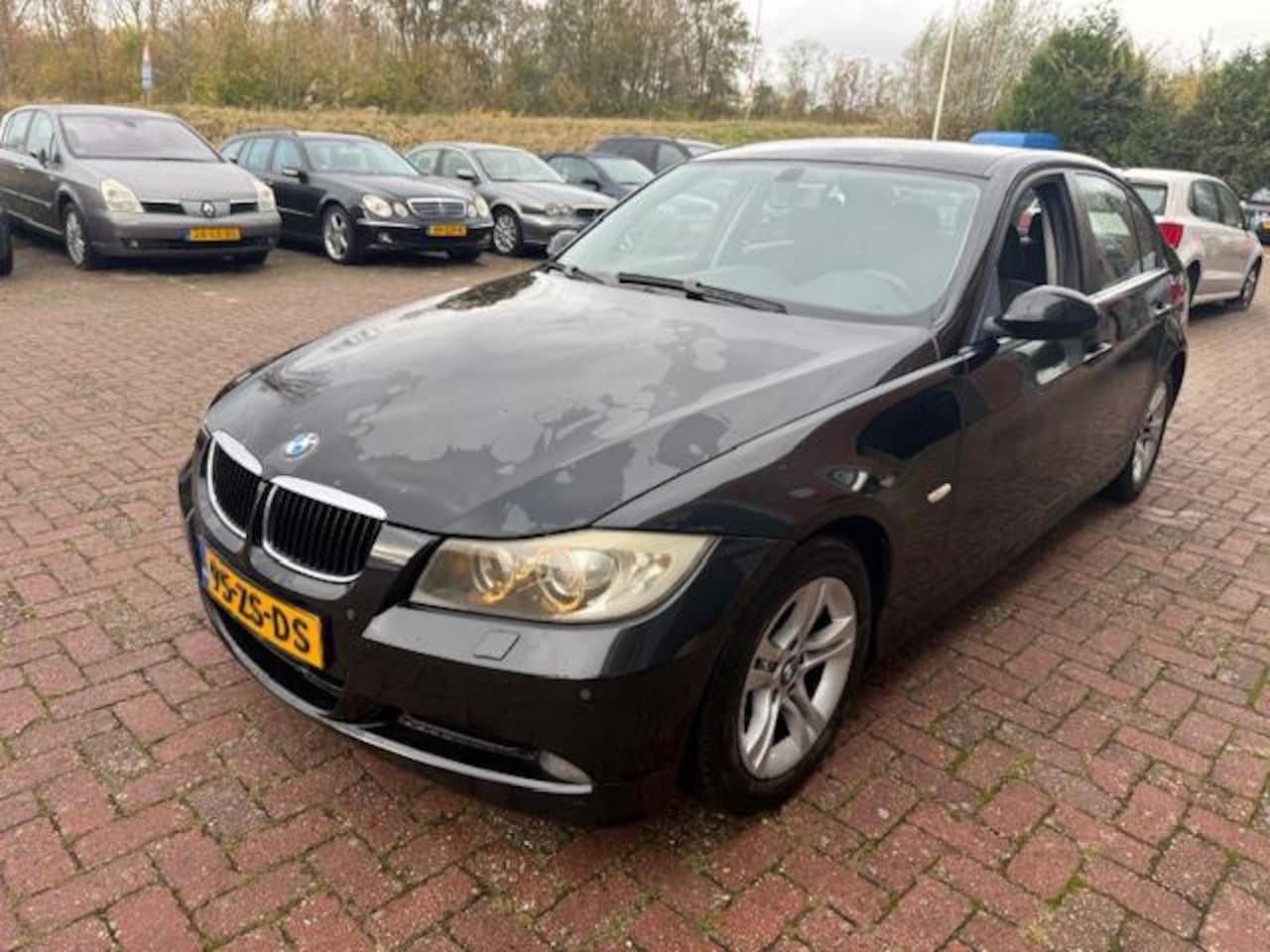 BMW 3-serie - 318i Business Line 318i Business Line, Clima, Navi - AutoWereld.nl