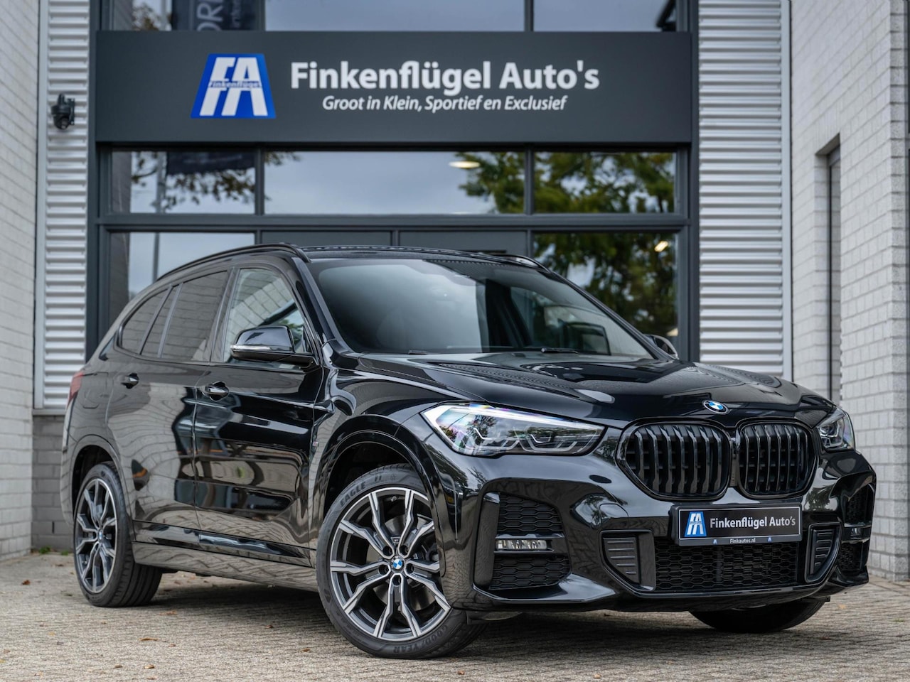 BMW X1 - XDrive25e M-Sportpakket 220pk |Navi |Sfeer |Stoelverwarm. |Half.leder | - AutoWereld.nl
