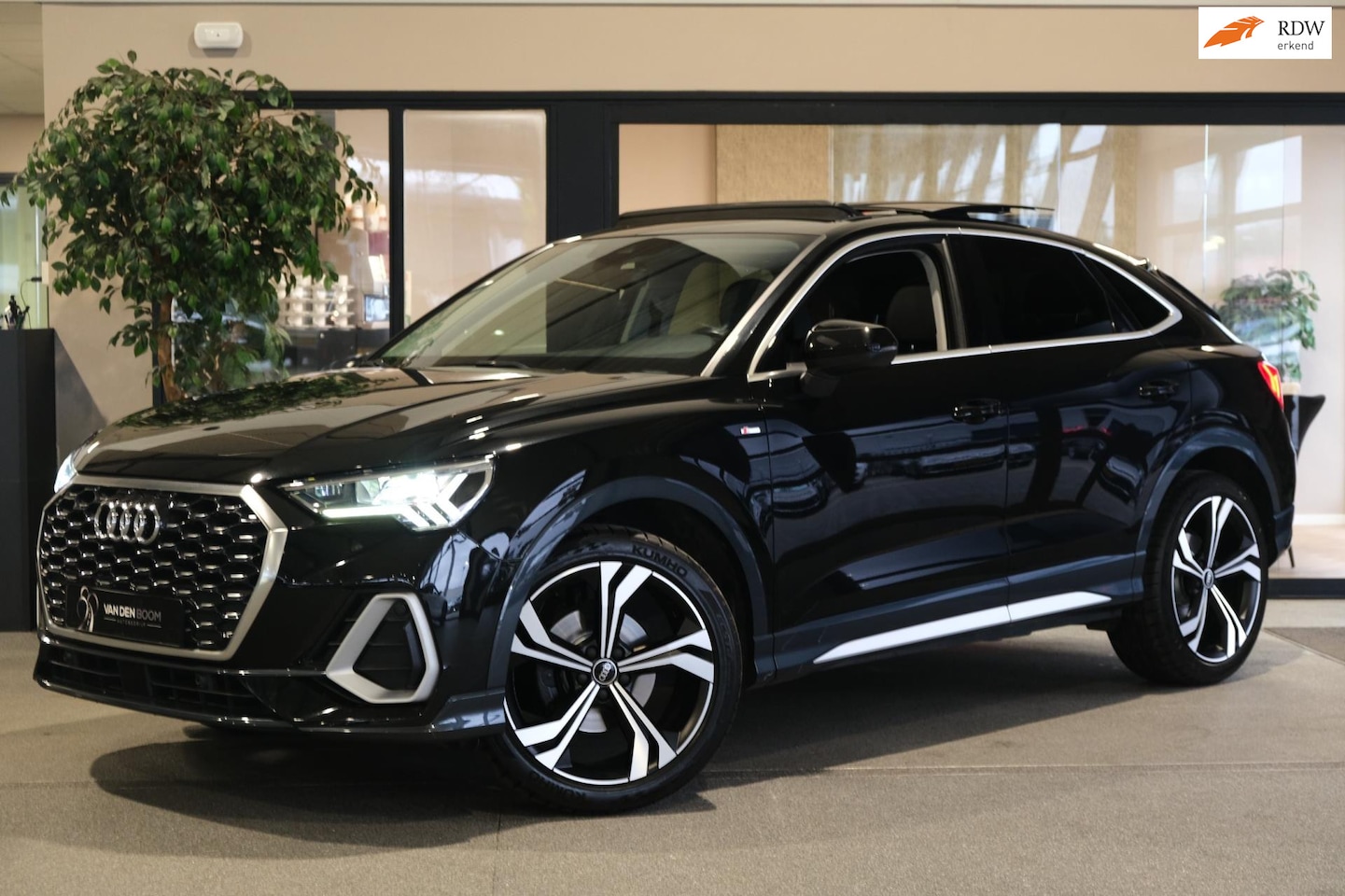 Audi Q3 Sportback - 35 TFSI S-Line S-tronic 150PK Pano Navi Virtual Alcentara Led CAM Dab Pdc - AutoWereld.nl