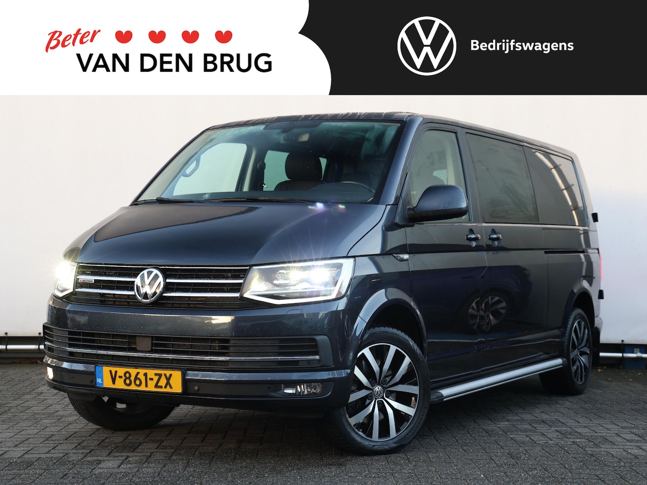 Volkswagen Transporter - 2.0 TDI 204PK DSG L2H1 DC 4Motion Highline |ACC | LED | 2x Schuifdeur | Trekhaak | Camera - AutoWereld.nl