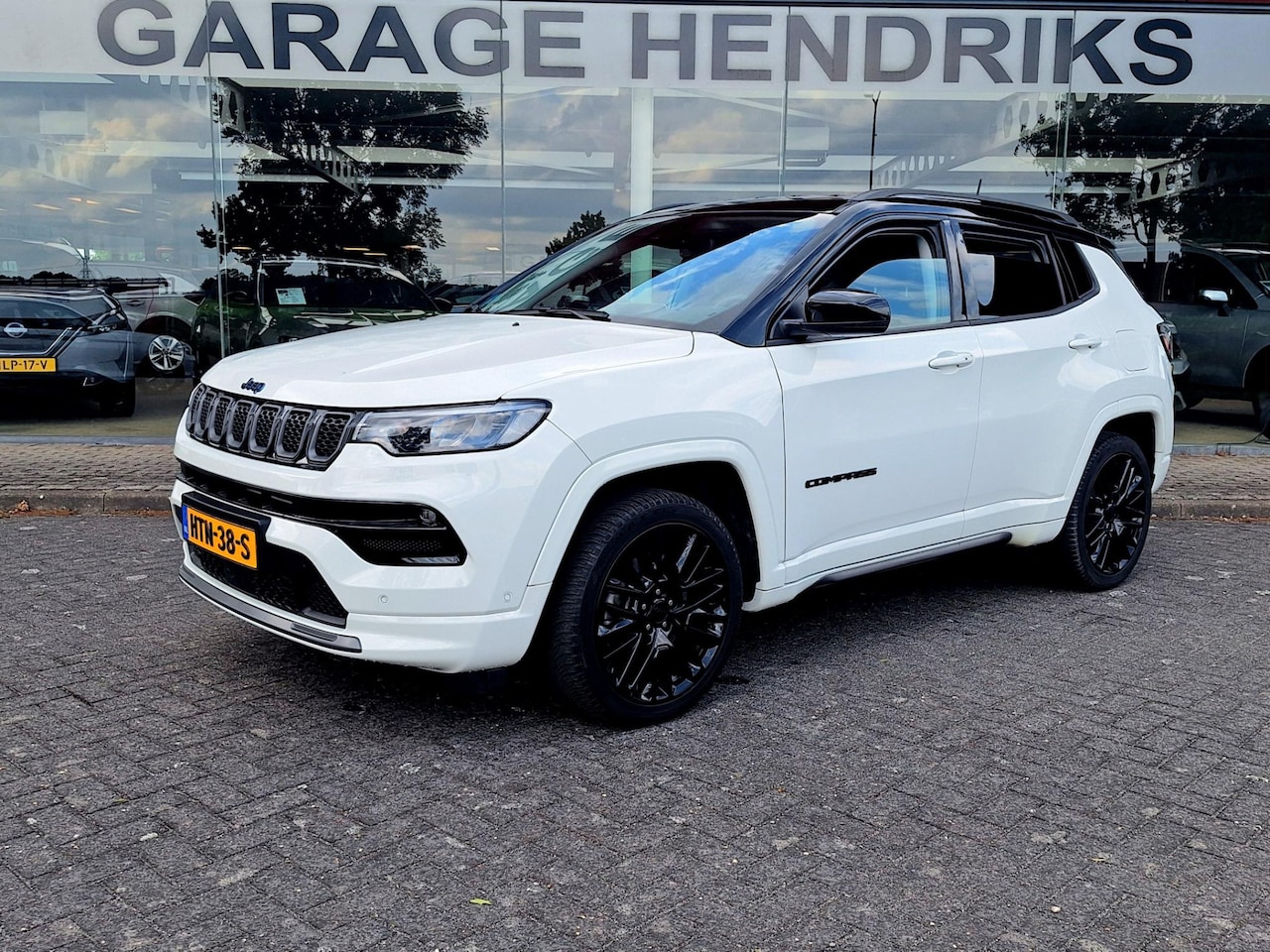 Jeep Compass - 4xe 240 PHEV Hybrid Electric S 4WD | Leder | Camera | NAVI | LED | Adaptive CC | (occasion - AutoWereld.nl