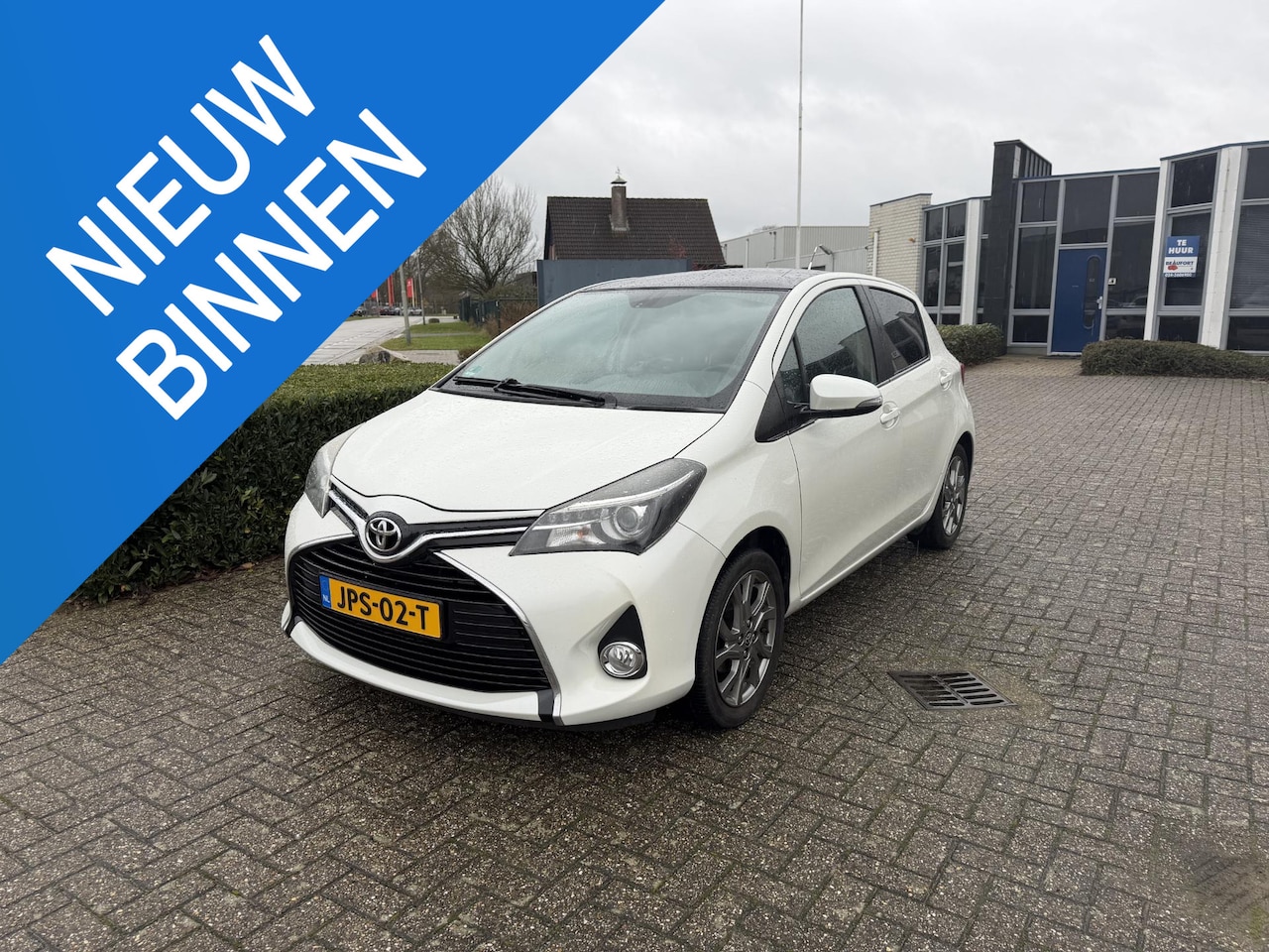 Toyota Yaris - 1.3 VVT-i Lounge 1.3 VVT-i Lounge - AutoWereld.nl