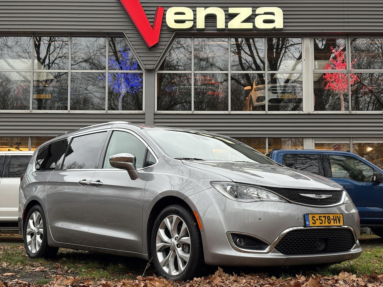 Chrysler Pacifica - 3.6 V6 LIMITED - PANO - DVD - NAVI - 360 - LPG - ACC - AutoWereld.nl