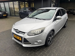 Ford Focus - 1.6 EcoBoost Titanium CLIMA CRUISE NAVI PDC TREKHAAK