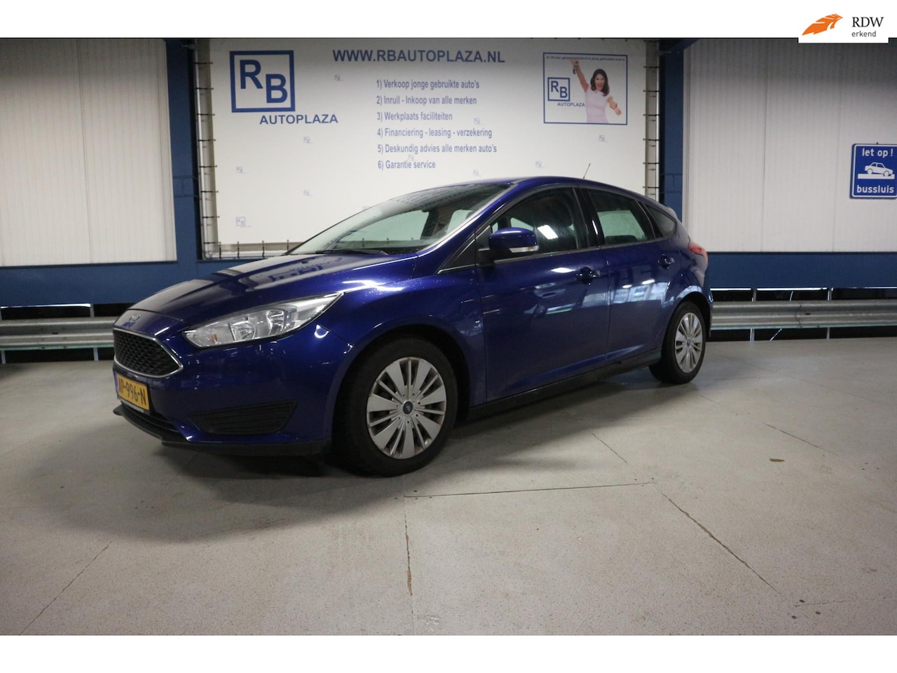 Ford Focus - 1.0 / NW MODEL / 12 MAANDEN GARANTIE ! ! - AutoWereld.nl