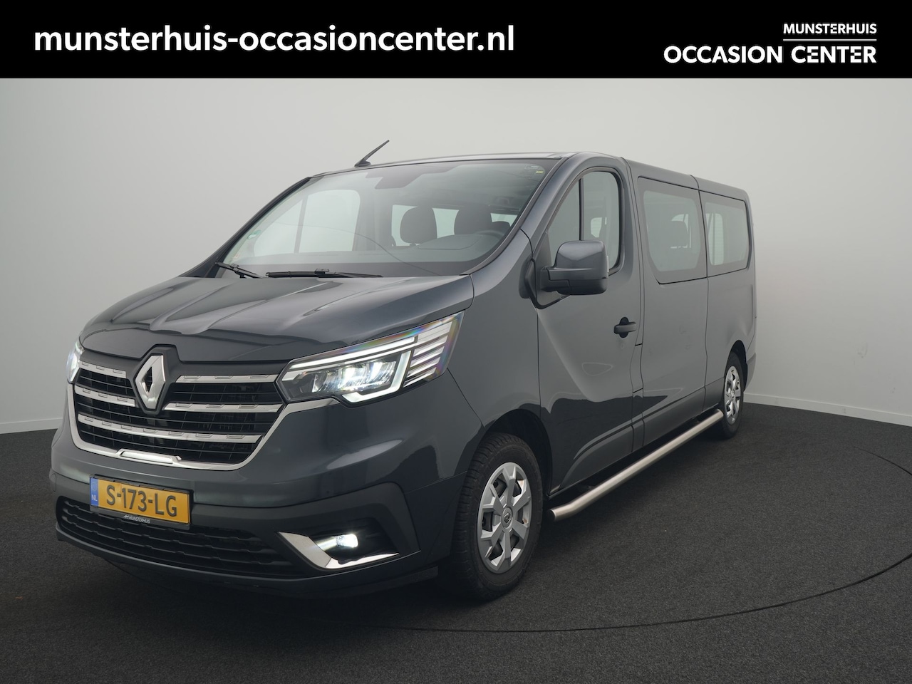 Renault Trafic - - 9 Persoons bus! - All Seasonbanden - Cruise Control - Sidebars - Trekhaak - Dealeronderh - AutoWereld.nl