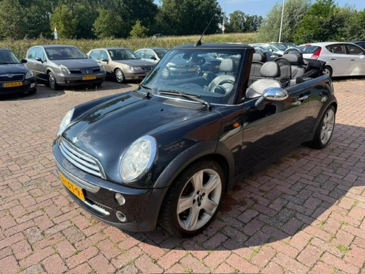 MINI Cabrio - 1.6 Cooper Chili Mini 1.6 Cooper Chili, Leer. Airco - AutoWereld.nl