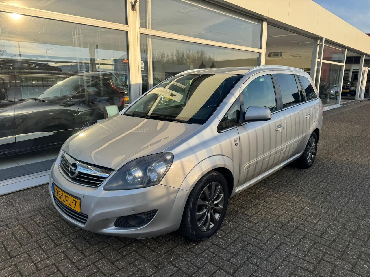Opel Zafira - 1.8 111 years Edition | 1e eigenaar | 7-persoons | Airco | Elektrische ramen | Trekhaak | - AutoWereld.nl