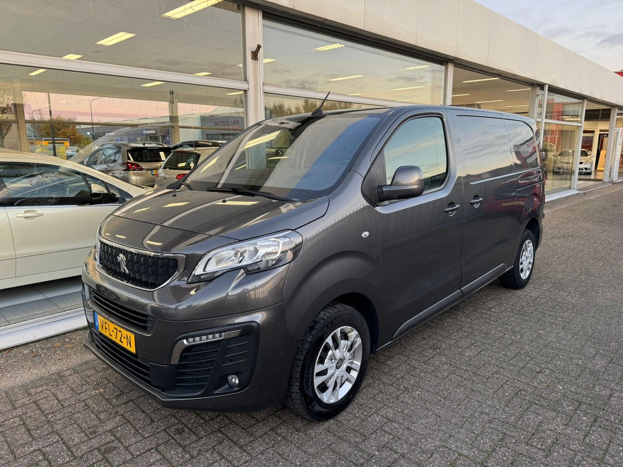 Peugeot Expert - 2.0 BlueHDI 180 Standard Asphalt | 1e eigenaar | Airco | Trekhaak | Schuifdeur rechts  | 3 - AutoWereld.nl