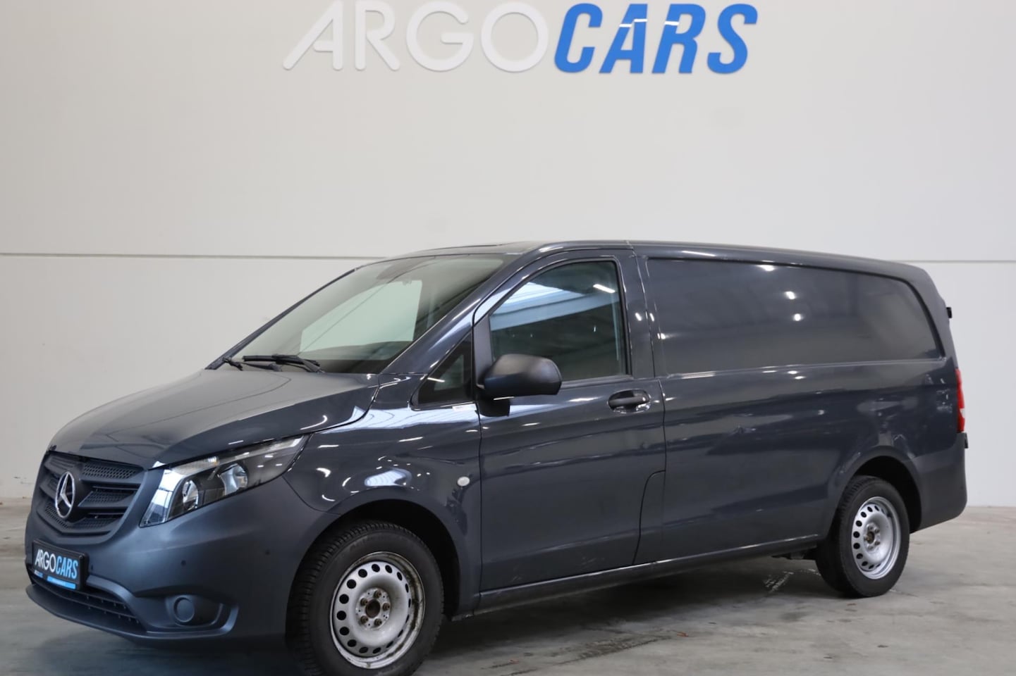 Mercedes-Benz Vito - 114 CDI LANG AUT GRIJS CRUISE CONTROL CLIMA/AIRCO NAVI PDC TREKHAAK 3ZITS Lease v/a €88,- - AutoWereld.nl