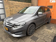 Mercedes-Benz B-klasse - 180 Ambition / inc. 2 sets velgen