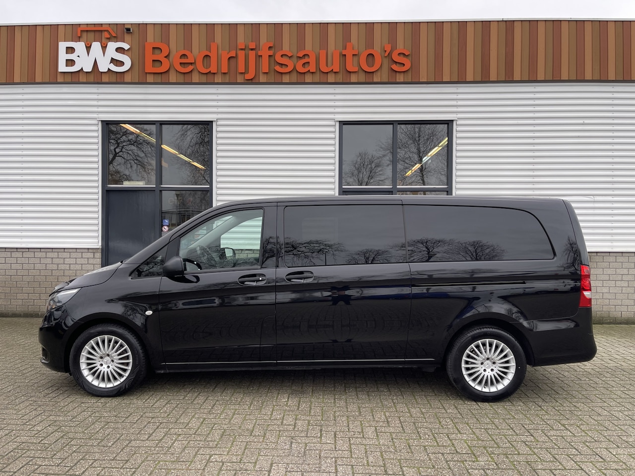 Mercedes-Benz Vito Tourer - 114 CDI automaat Extra Lang L3 DC 6 persoons Tourer / vaste prijs rijklaar € 27.950 marge - AutoWereld.nl