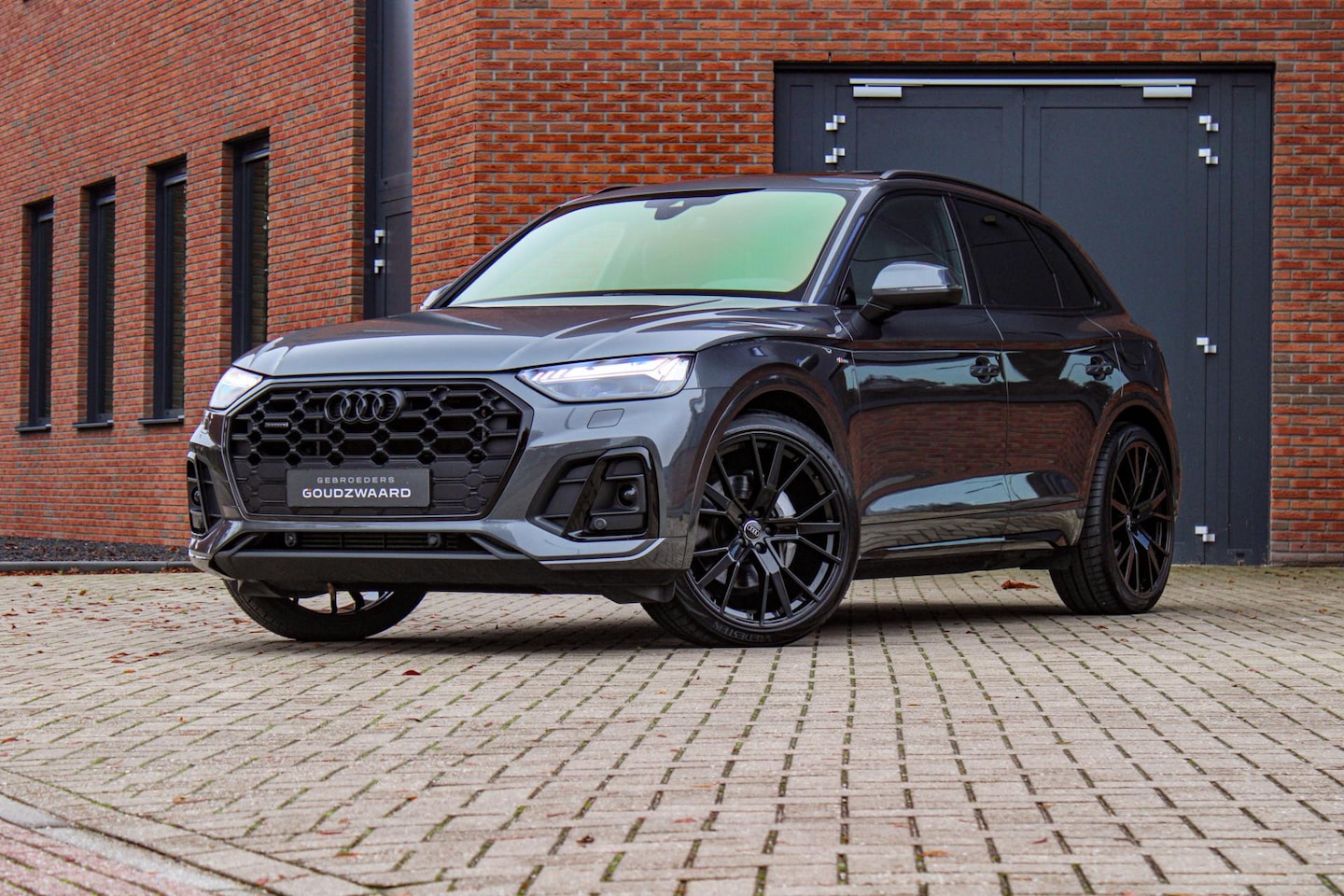 Audi Q5 - 50 TFSI e S edition Competition | Pano | Luchtvering | Carbon | Camera - AutoWereld.nl