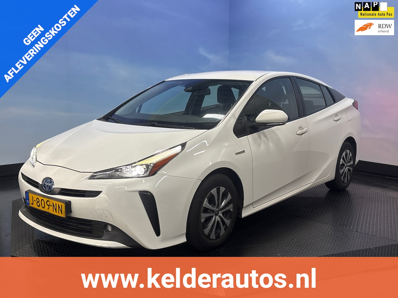 Toyota Prius - 1.8 Hybrid Dynamic ECC, Navi, Stoelverwarming - AutoWereld.nl