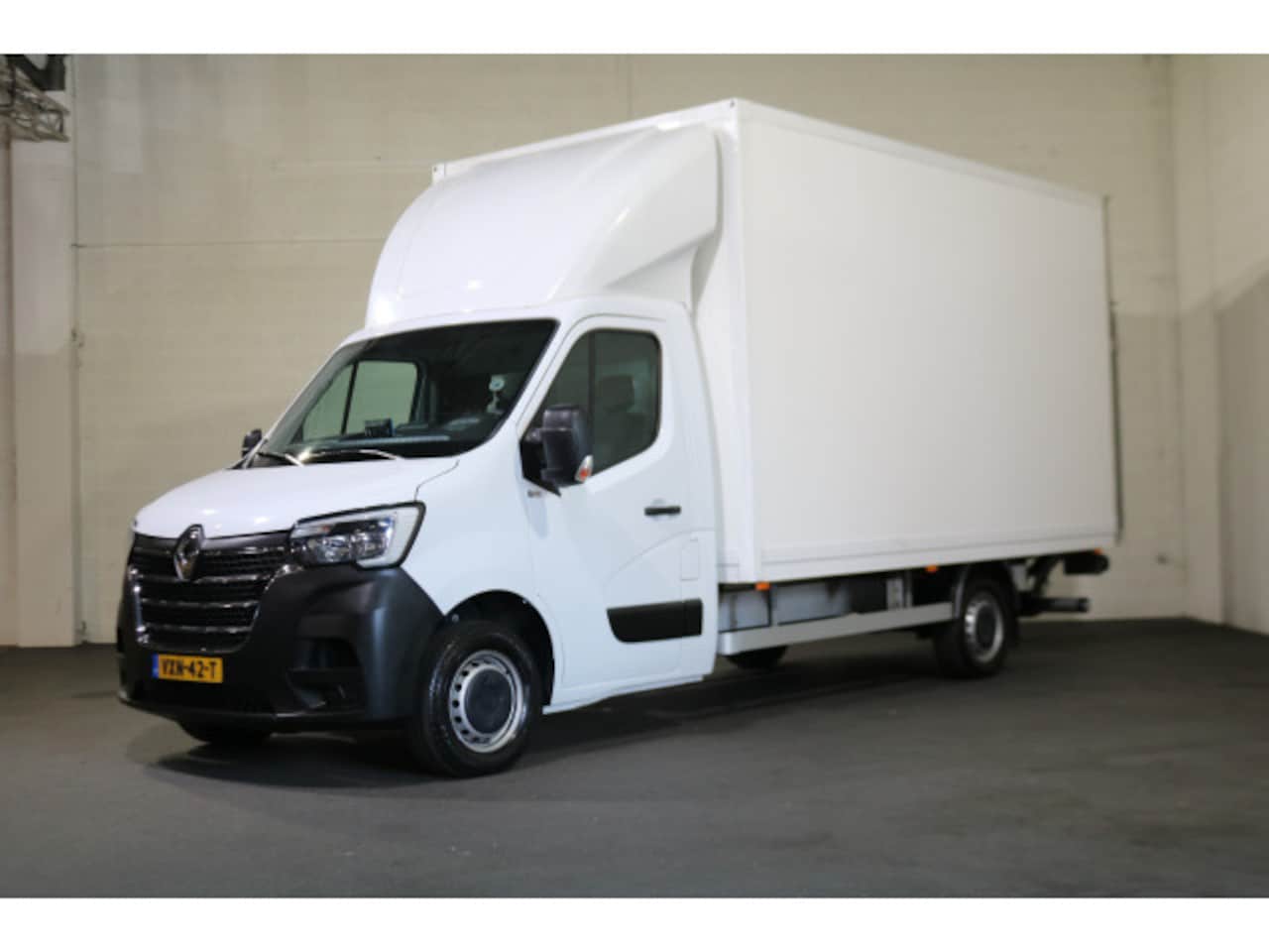 Renault Master - 2.3 dCi 165pk Bakwagen met Laadklep - AutoWereld.nl