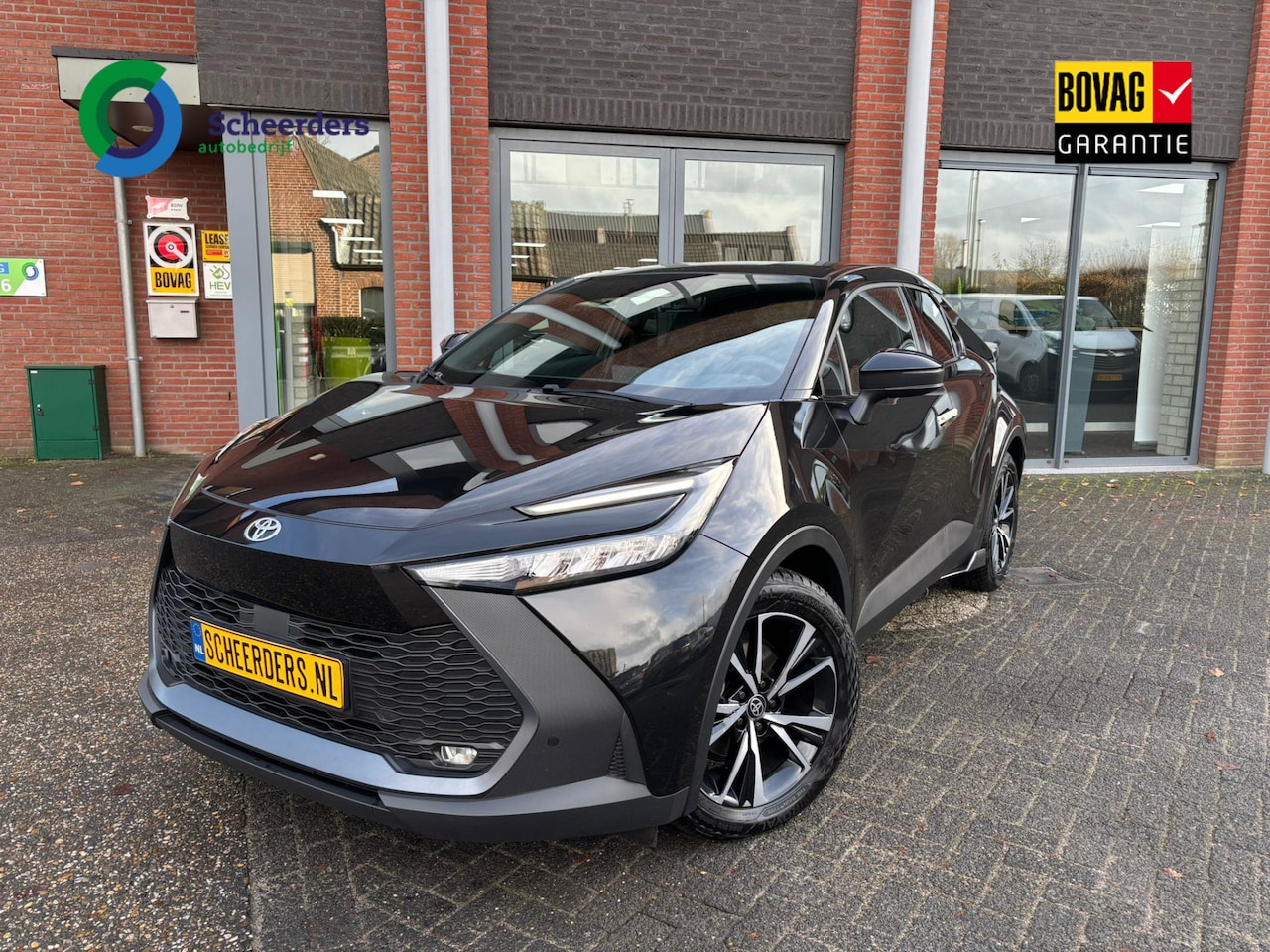 Toyota C-HR - 2.0 Hybrid 200 Dynamic,Navi,pdc,Camera - AutoWereld.nl