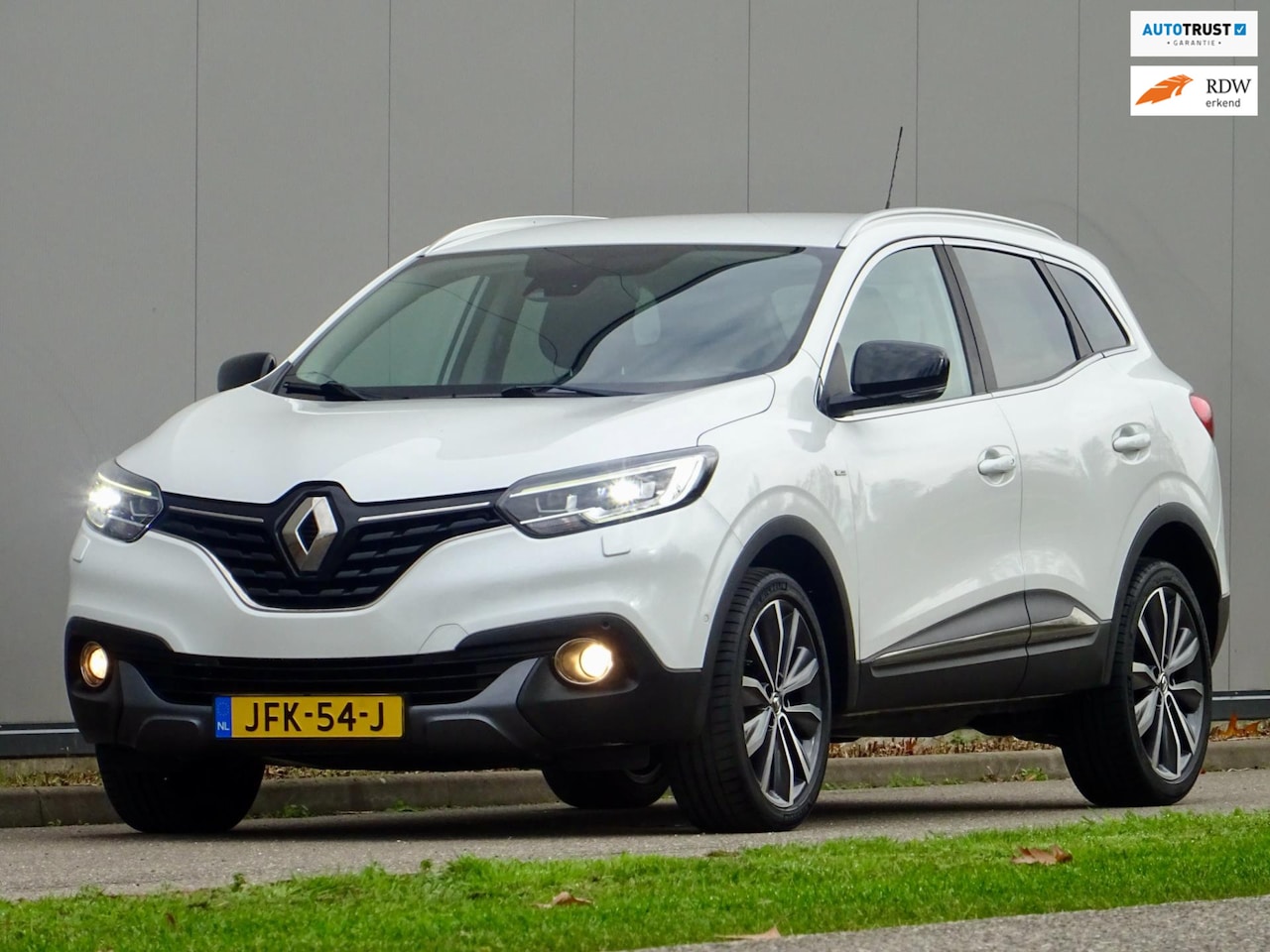 Renault Kadjar - 1.2 TCe Bose // PEARL-WHITE / 19inch / LEER LED - AutoWereld.nl