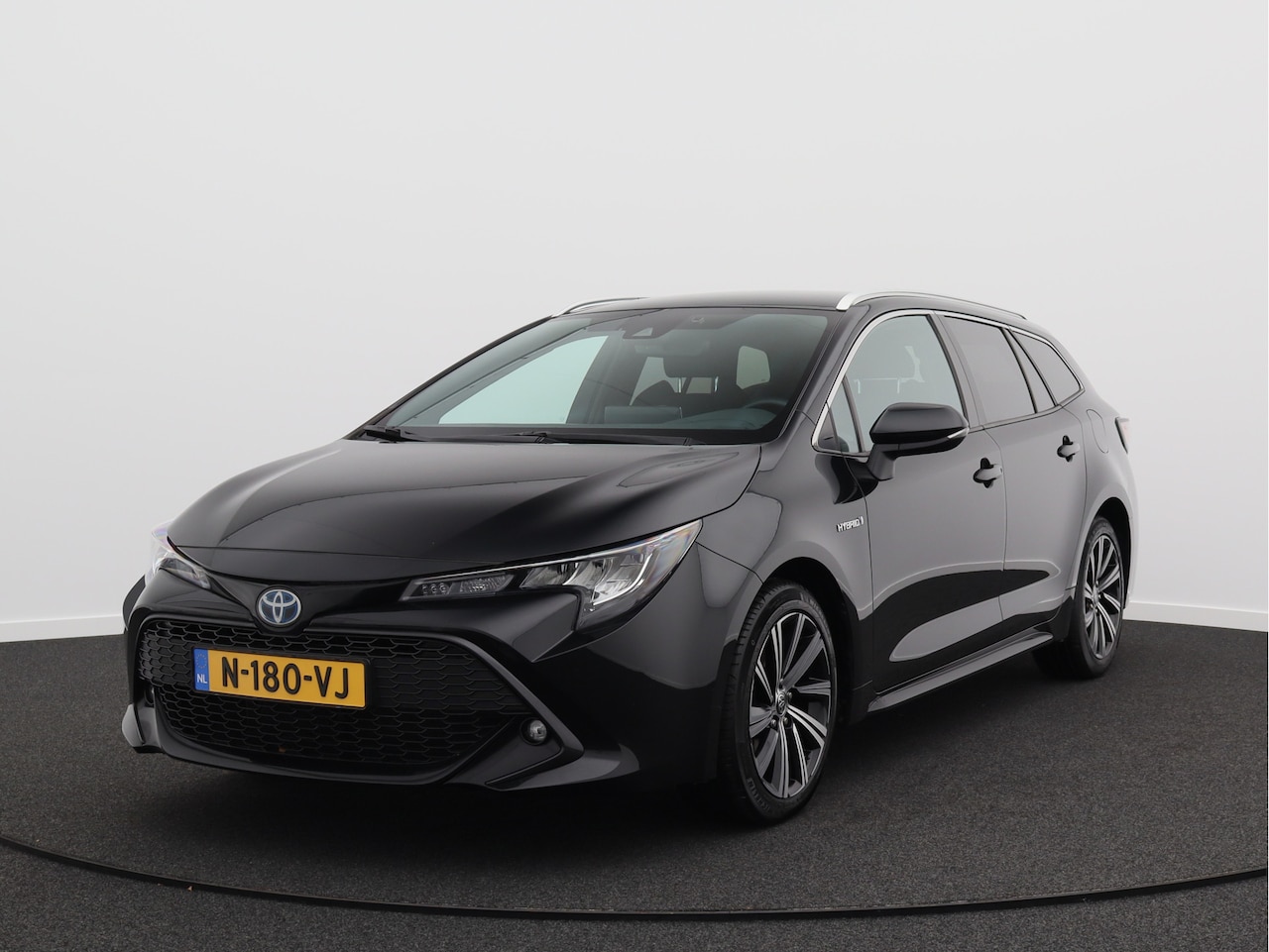 Toyota Corolla Touring Sports - 1.8 Hybrid Dynamic/ lage km/ zeer mooi! - AutoWereld.nl