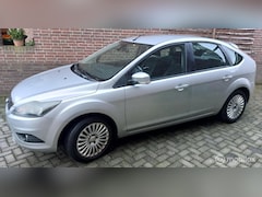 Ford Focus - 1.6 Titanium Trekhaak/Cruise/Airco/Navigatie)