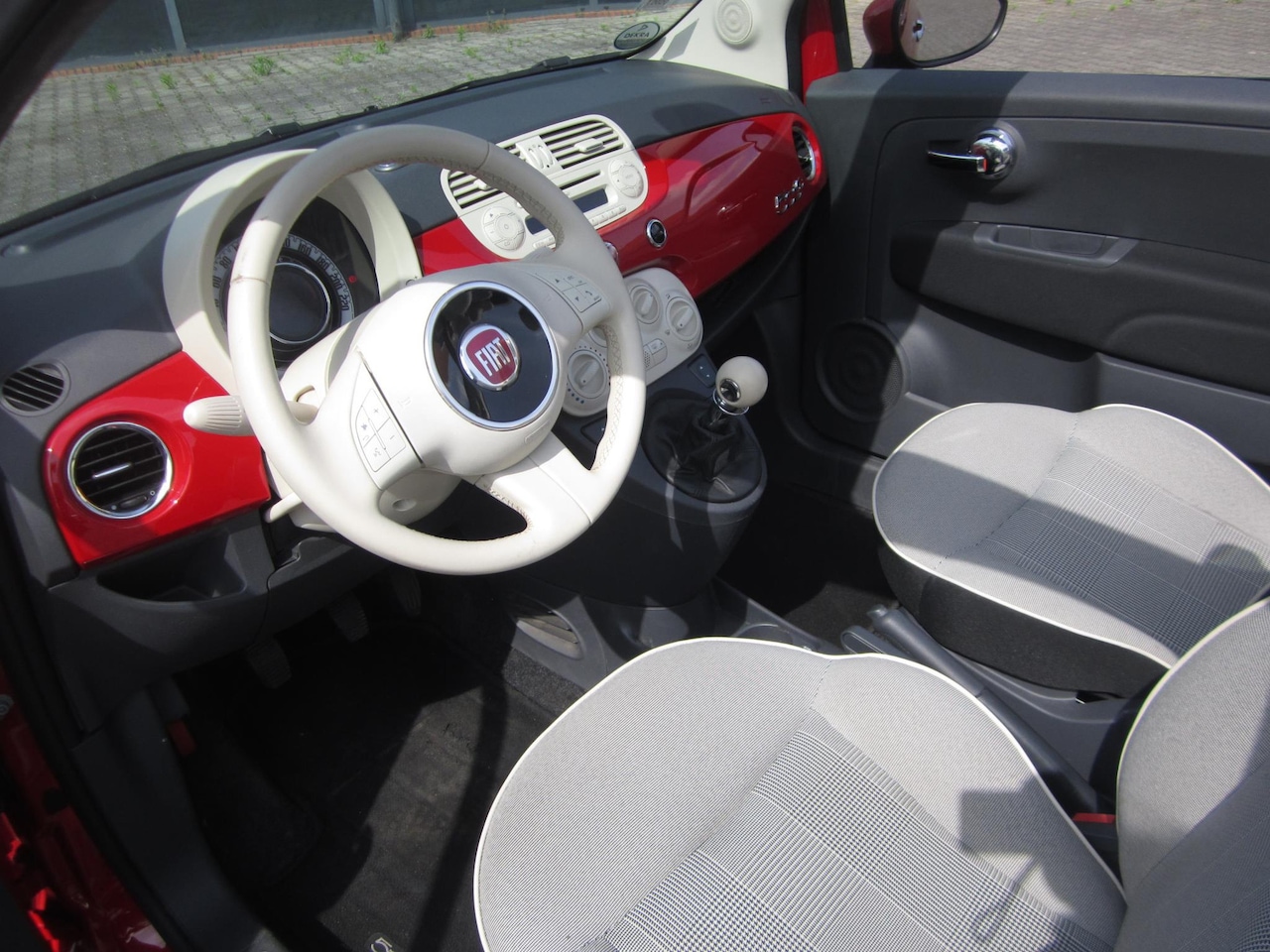 Fiat 500 C - 1,2 Lounge cabrio, PDC, Bovag garantie Fiat Fiat 500  1,2 Lounge cabrio, PDC, Bovag garant