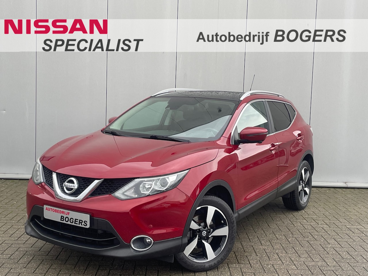 Nissan Qashqai - 1.6 DIG-T N-Connecta 163 Pk Navigatie, Panoramadak, Trekhaak, 360 Camera, Climate Control, - AutoWereld.nl
