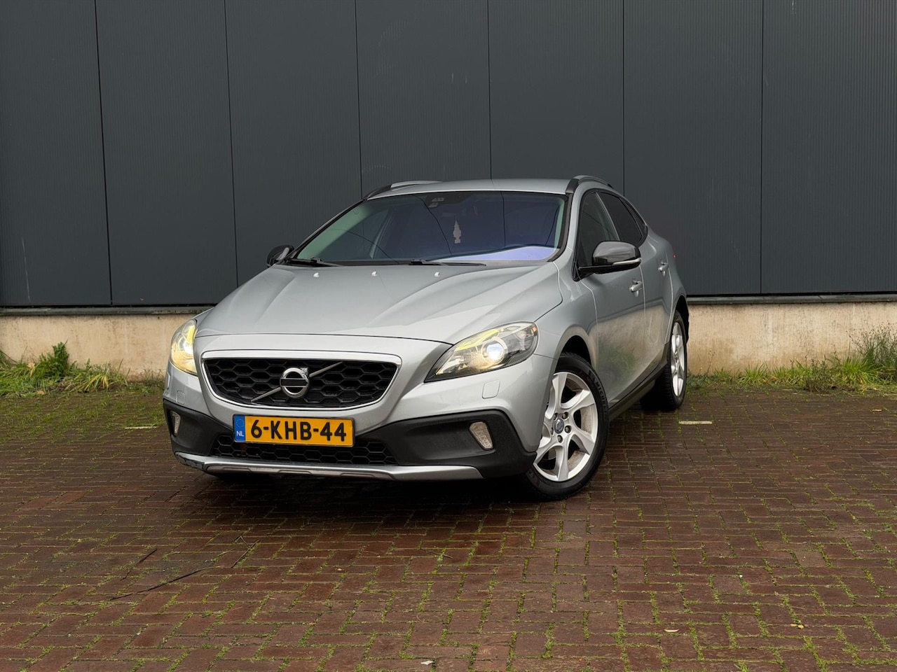Volvo V40 Cross Country - 1.6 D2 Summum Xenon - AutoWereld.nl