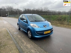 Peugeot 107 - 1.0-12V XS