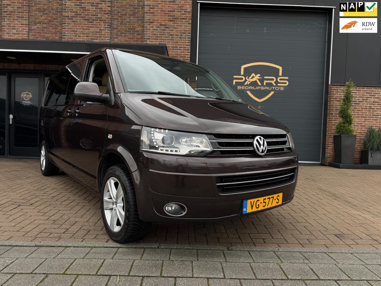 Volkswagen Transporter - 2.0 TDI L2H1 4Motion DC Highline Automaat Dubbele Cabine Elk.Schuifdeuren Airco Navi Elk.R - AutoWereld.nl
